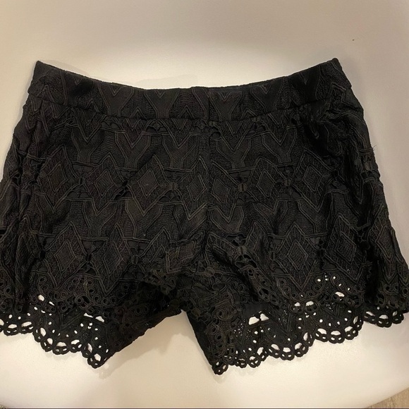 Maje Mini Black Lace Shorts Mid rise Slit Pockets Zip & Button Closure M EU 40 - Picture 3 of 11